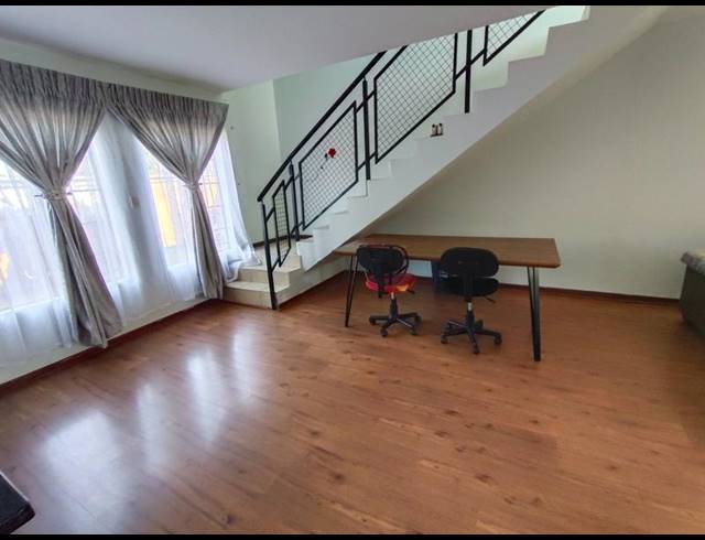 4 BEDROOM APARTMENT FOR SALE IN THERESAPARK